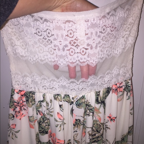 Lace summer/spring dress - Picture 5 of 8